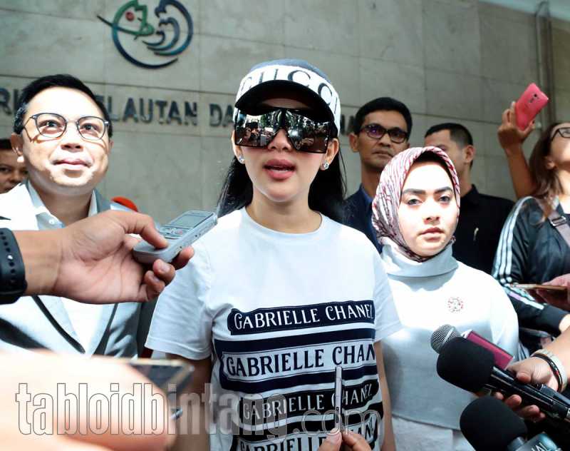 Kuasa Hukum Bilang Syahrini Bayar Rp 200 Juta Lebih ke First Travel Kuasa Hukum Bilang Syahrini Bayar Rp 200 Juta Lebih ke First Travel
