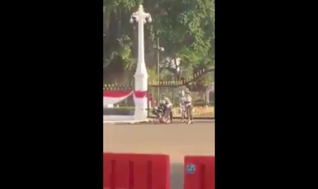 Pria Bugil Istana Sempat Pesta Narkoba Hingga Overdosis Pria Bugil Istana Sempat Pesta Narkoba Hingga Overdosis
