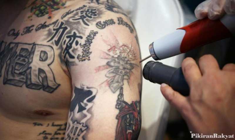 Mengapa Tinta Tato Dapat Bertahan Lama di Kulit Manusia? Mengapa Tinta Tato Dapat Bertahan Lama di Kulit Manusia?