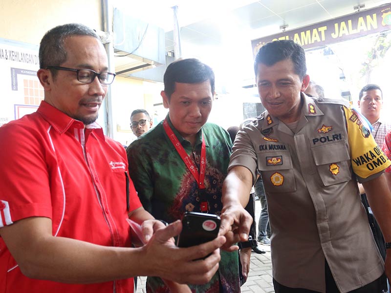 Telkomsel Digitalisasi Pembayaran Layanan di Polres Metro Bekasi Telkomsel Digitalisasi Pembayaran Layanan di Polres Metro Bekasi