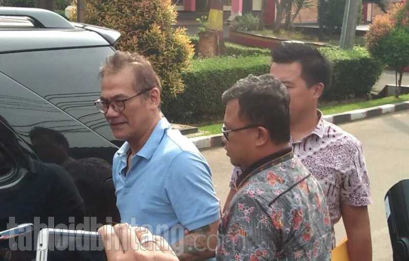 Soal Status Pernikahan Tio Pakusadewo, Ini Kata Pengacara Soal Status Pernikahan Tio Pakusadewo, Ini Kata Pengacara