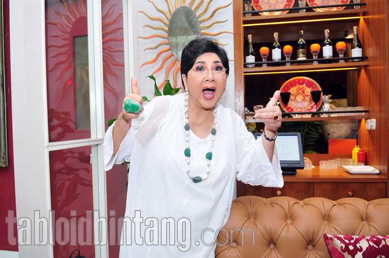 Kiat Sehat Titiek Puspa Di Usia Kepala Delapan Kiat Sehat Titiek Puspa Di Usia Kepala Delapan