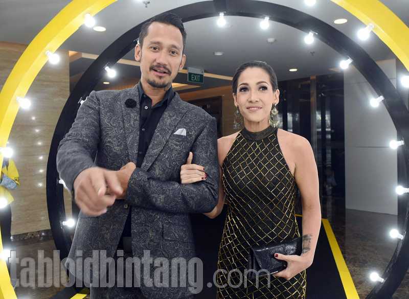 Tora Sudiro Lebih Genit ke Perempuan Lain saat Ada Istri Tora Sudiro Lebih Genit ke Perempuan Lain saat Ada Istri