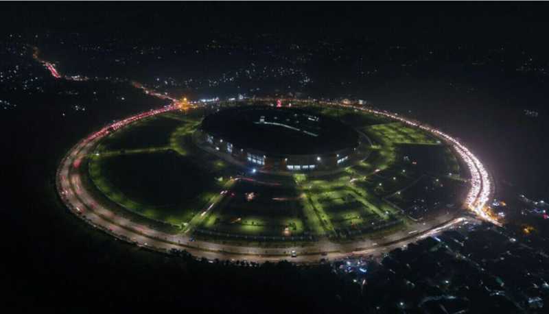 Kerennya Stadion Pakansari Difoto di Malam Tahun Baru: bak UFO Kerennya Stadion Pakansari Difoto di Malam Tahun Baru: bak UFO