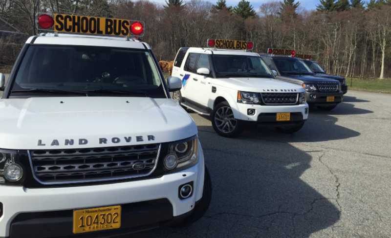 Layanan Antar-Jemput Sekolah Pakai Land Rover Layanan Antar-Jemput Sekolah Pakai Land Rover