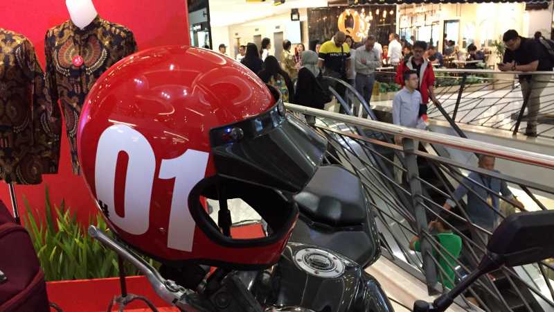 Jaket Bomber Jokowi Laku Terjual Rp 20 Juta Jaket Bomber Jokowi Laku Terjual Rp 20 Juta