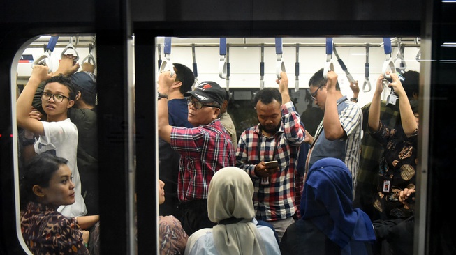 Tarif MRT & LRT Diusulkan Gratis, Bisa Atasi Kemacetan Jakarta?