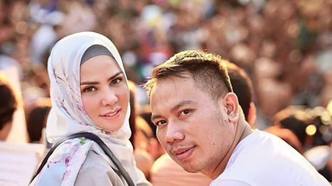 Heboh Angel Lelga & Vicky Prasetyo: Gosip, Gosip, Fulus! Heboh Angel Lelga & Vicky Prasetyo: Gosip, Gosip, Fulus!