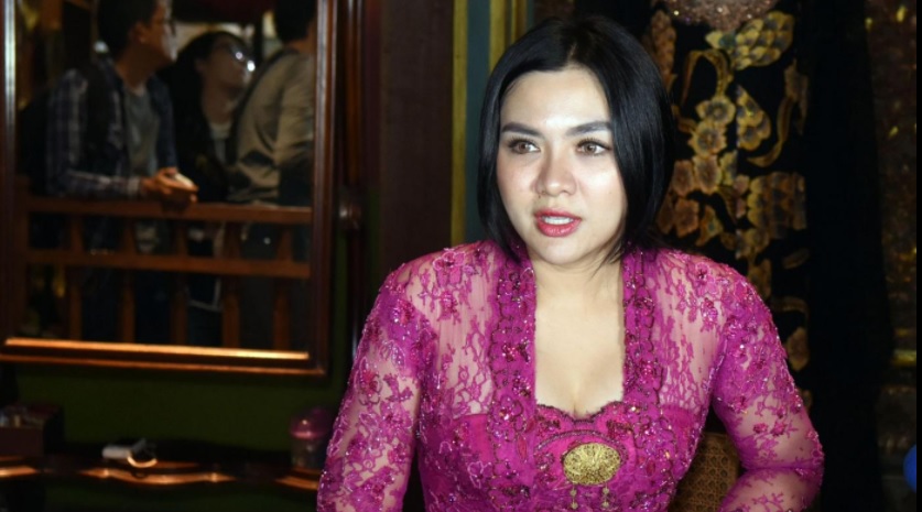 Demi Kelancaran Acara Pernikahan, Vicky Shu Sewa Pawang Hujan
