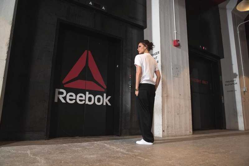 Kolaborasi Baju Olahraga Victoria Beckham dengan Reebok Kolaborasi Baju Olahraga Victoria Beckham dengan Reebok