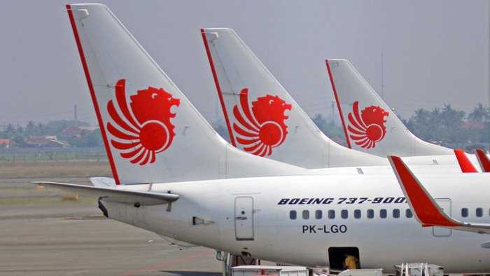 Seorang Wanita Melahirkan di Pesawat Lion Air Rute Makassar - Kendari