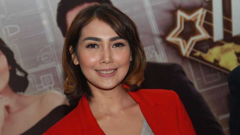 Mundur sebagai Presenter Gosip, Fenita Arie Resmi Berhijrah Mundur sebagai Presenter Gosip, Fenita Arie Resmi Berhijrah