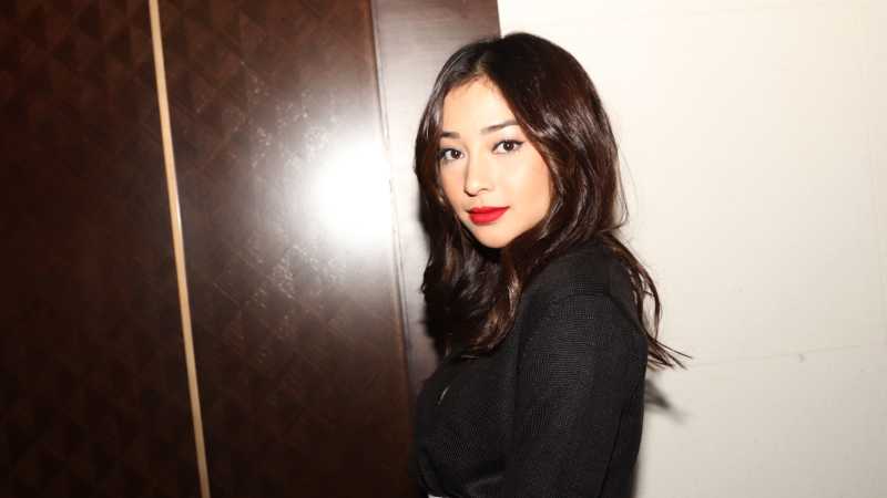 Nikita Willy Ajarkan Anak-anak Mengaji saat Tak Syuting Nikita Willy Ajarkan Anak-anak Mengaji saat Tak Syuting