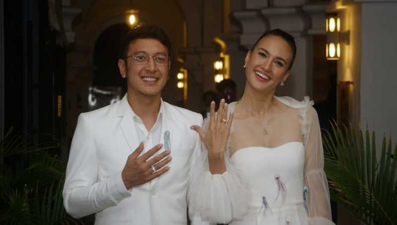 Kata Nadine Chandrawinata dan Dimas Anggara Soal Isu Nikah Beda Agama Kata Nadine Chandrawinata dan Dimas Anggara Soal Isu Nikah Beda Agama