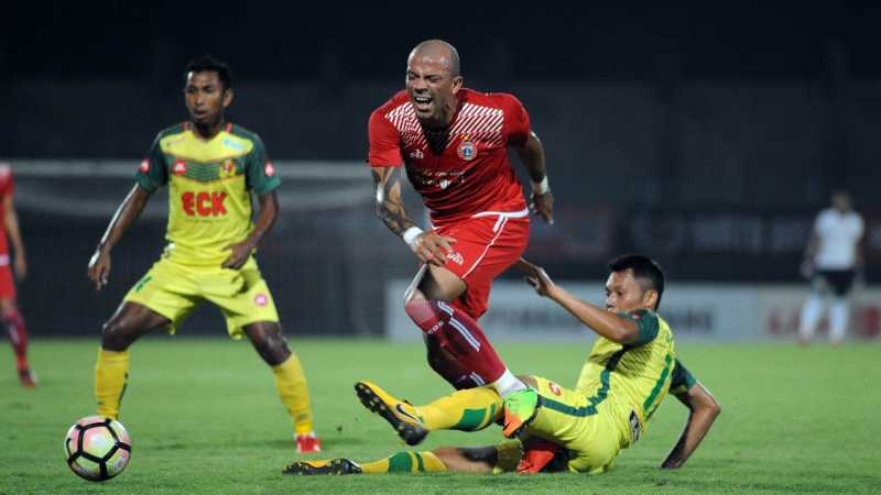 Jejak Hitam Ivan Carlos: Dari Menanduk Wasit hingga Meludahi Lawan Jejak Hitam Ivan Carlos: Dari Menanduk Wasit hingga Meludahi Lawan