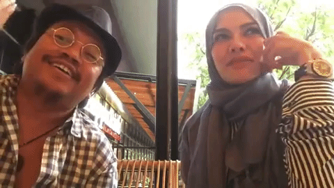 Moammar Emka Tanggapi Isu Kehamilan Nikita Mirzani Moammar Emka Tanggapi Isu Kehamilan Nikita Mirzani