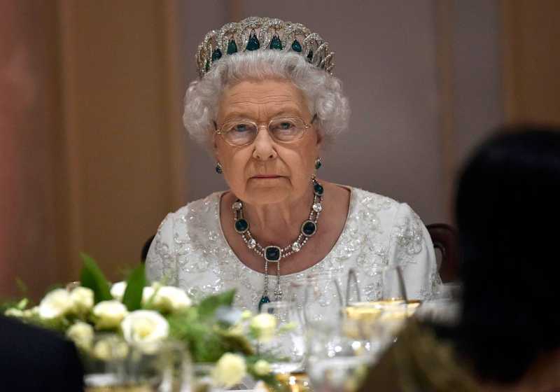 Intervensi Ratu Elizabeth II Terhadap Rumor Drama antara Kate & Meghan Intervensi Ratu Elizabeth II Terhadap Rumor Drama antara Kate & Meghan