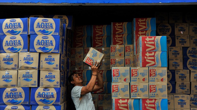 Le Minerale Versus Aqua: Bertarung di Pasar Berlanjut di Pengadilan Le Minerale Versus Aqua: Bertarung di Pasar Berlanjut di Pengadilan