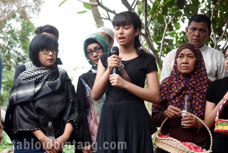 Mengharukan, ini Kalimat Perpisahan Puteri Sulung Yana Zein Mengharukan, ini Kalimat Perpisahan Puteri Sulung Yana Zein