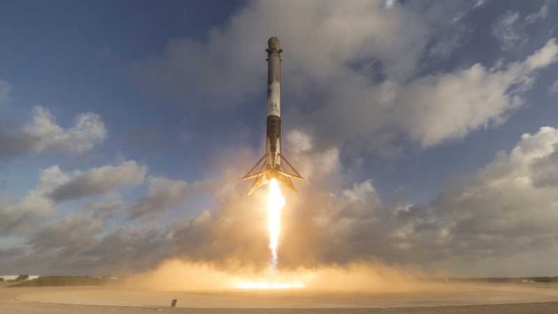 Roket Falcon 9 Terbang Lagi, Bawa Satelit Misterius Zuma Roket Falcon 9 Terbang Lagi, Bawa Satelit Misterius Zuma