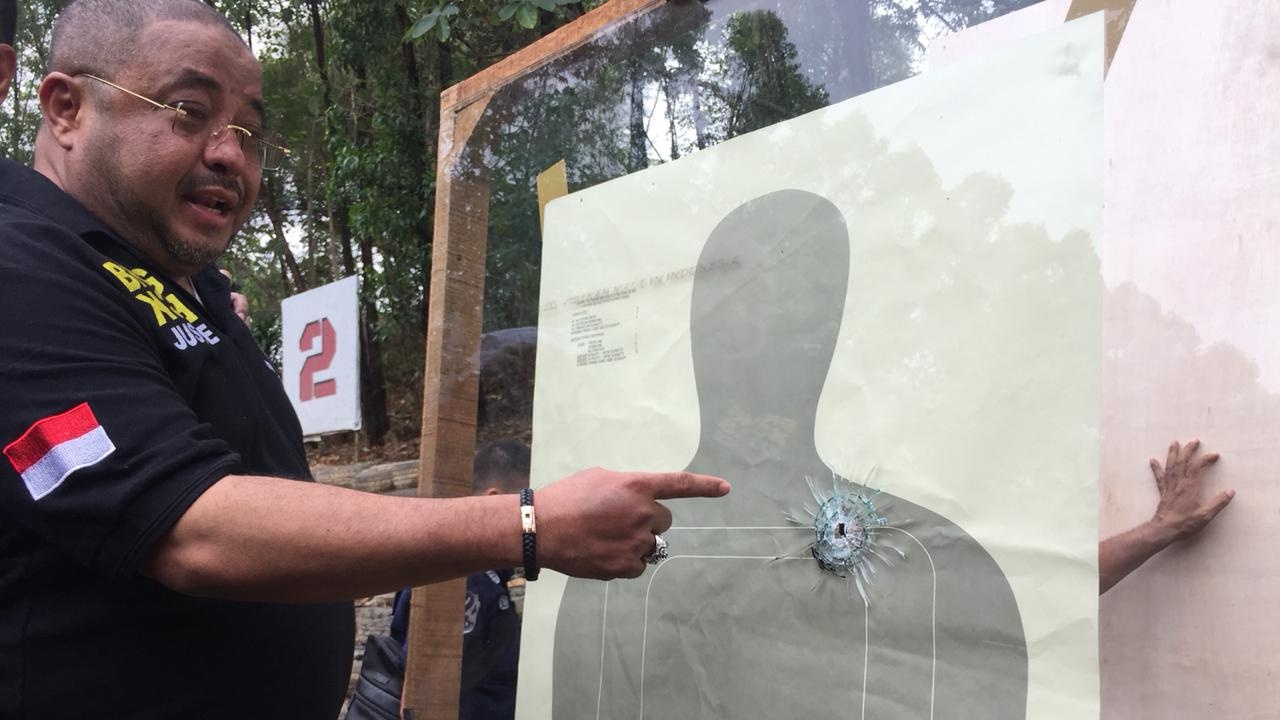 Polri Uji Coba Senjata Glock 17 dengan Jarak 298 Meter