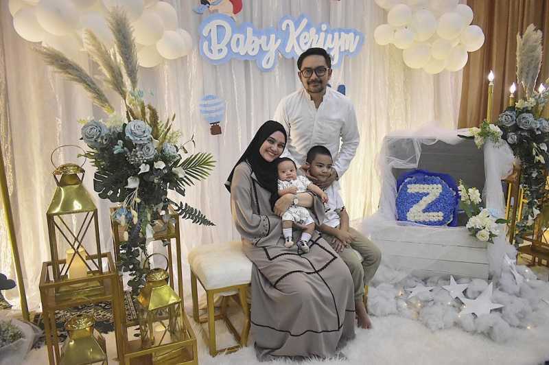 Sebelum Tidur Zee Zee Shahab Berterima Kasih dan Minta Maaf kepada Suami Sebelum Tidur Zee Zee Shahab Berterima Kasih dan Minta Maaf kepada Suami