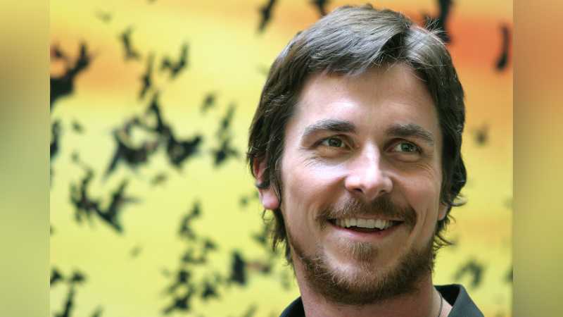 Christian Bale Menyesal Pernah Menolak Peran di Film Han Solo Christian Bale Menyesal Pernah Menolak Peran di Film Han Solo